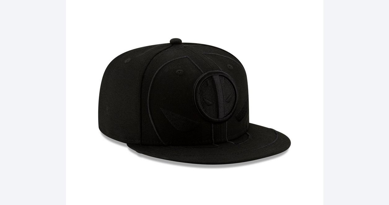 Gorra de Deadpool Blacked-Out Logo